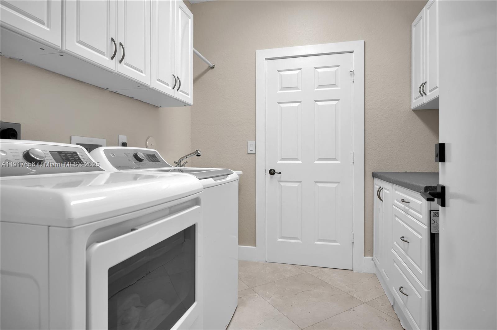 RIVERSTONE - Residential