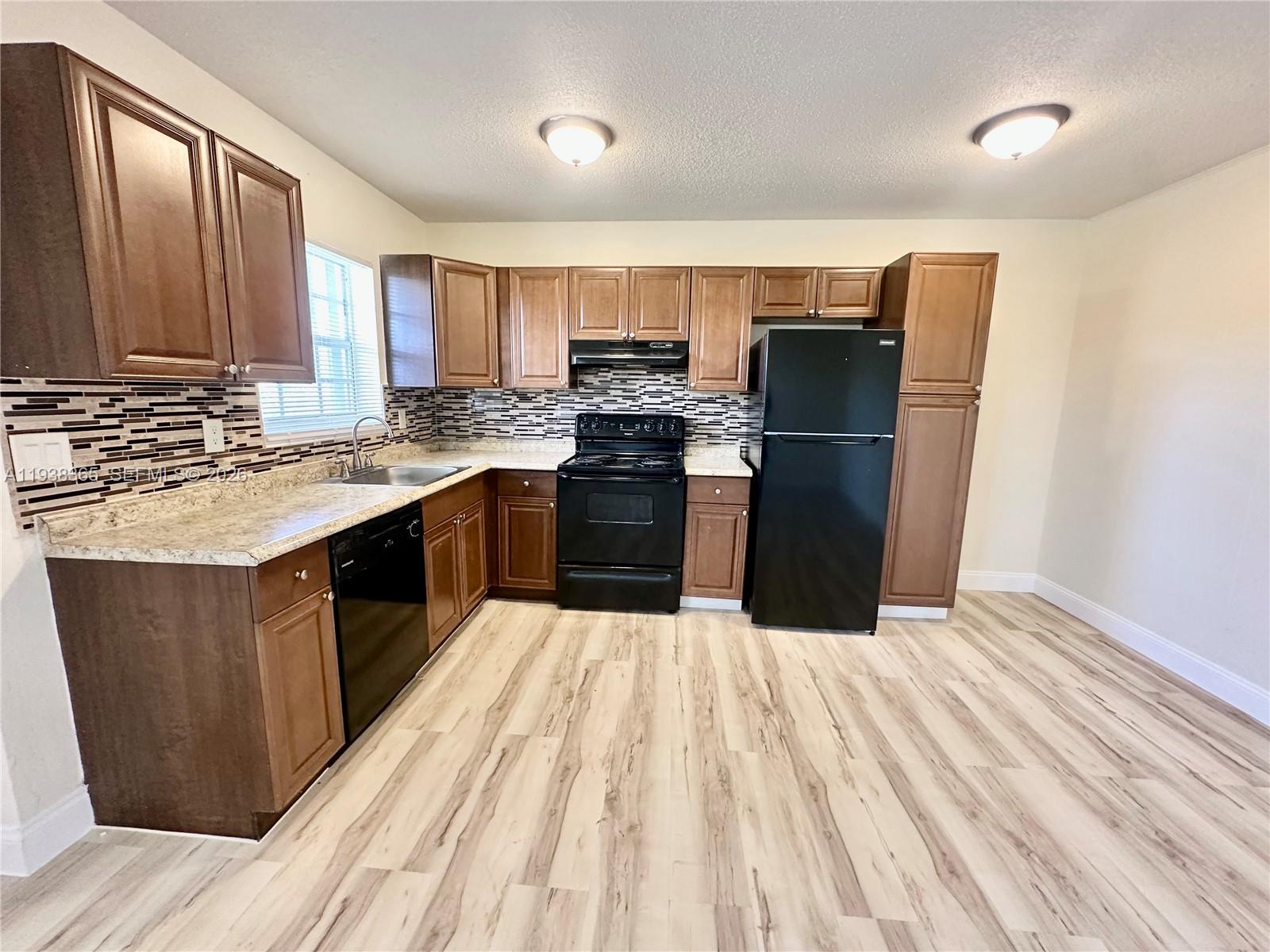 CORAL RIDGE ADD - Residential Lease