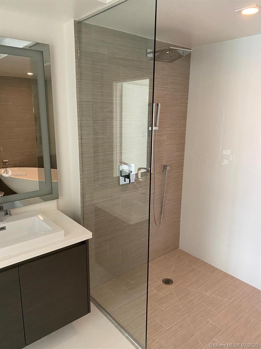 PARQUE TOWERS CONDO - Residential Lease