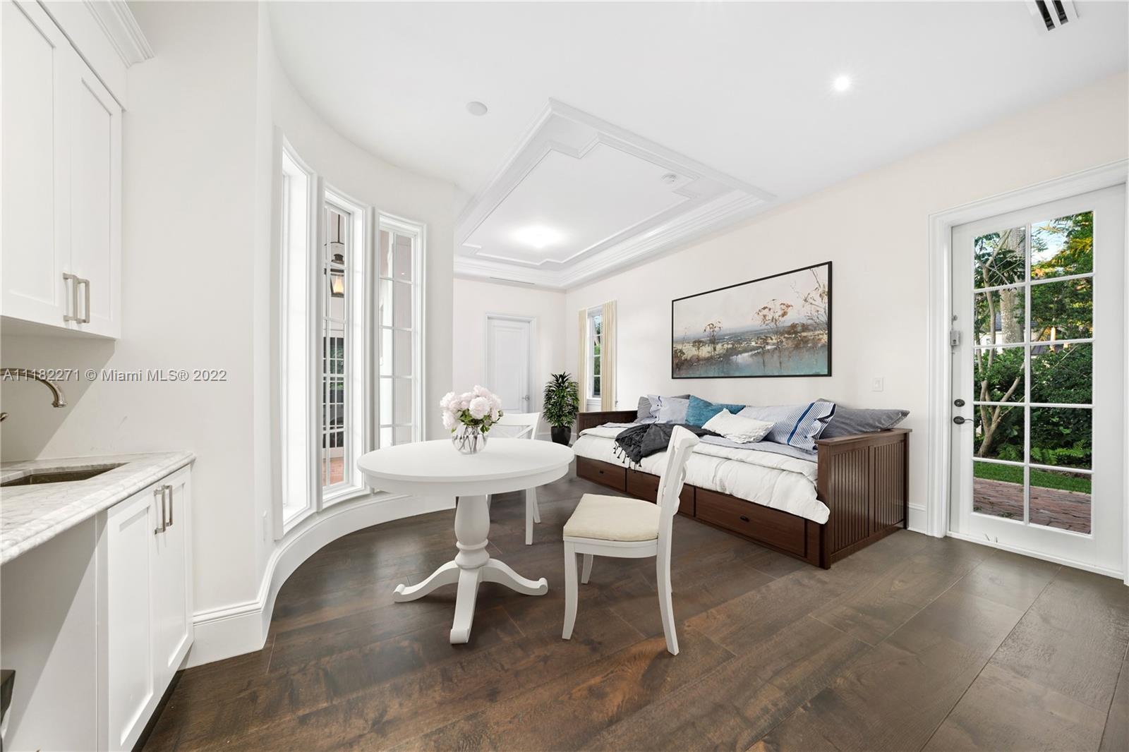 Pinecrest Shear Estates - Residential