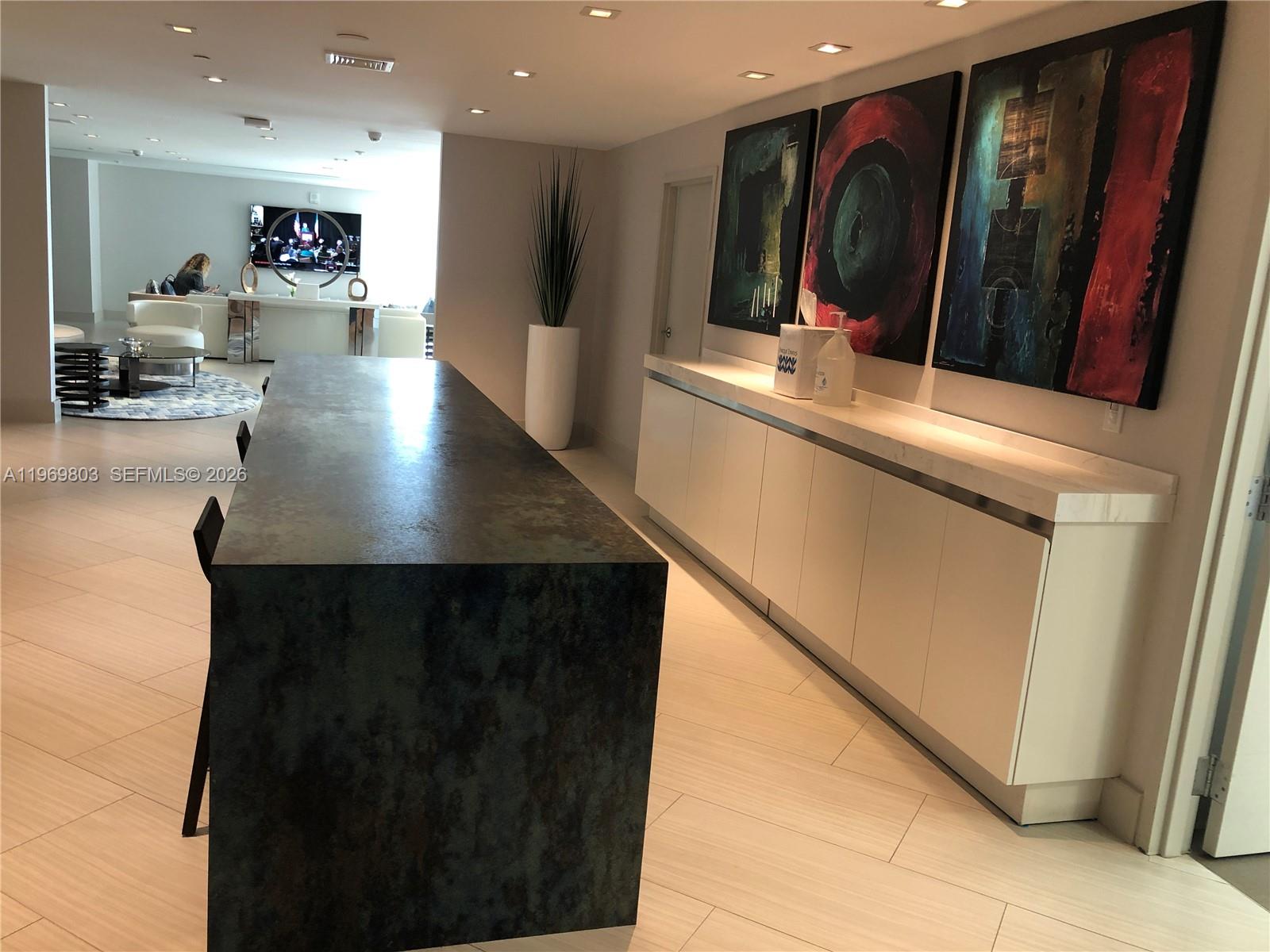 PARQUE TOWERS CONDO - Residential