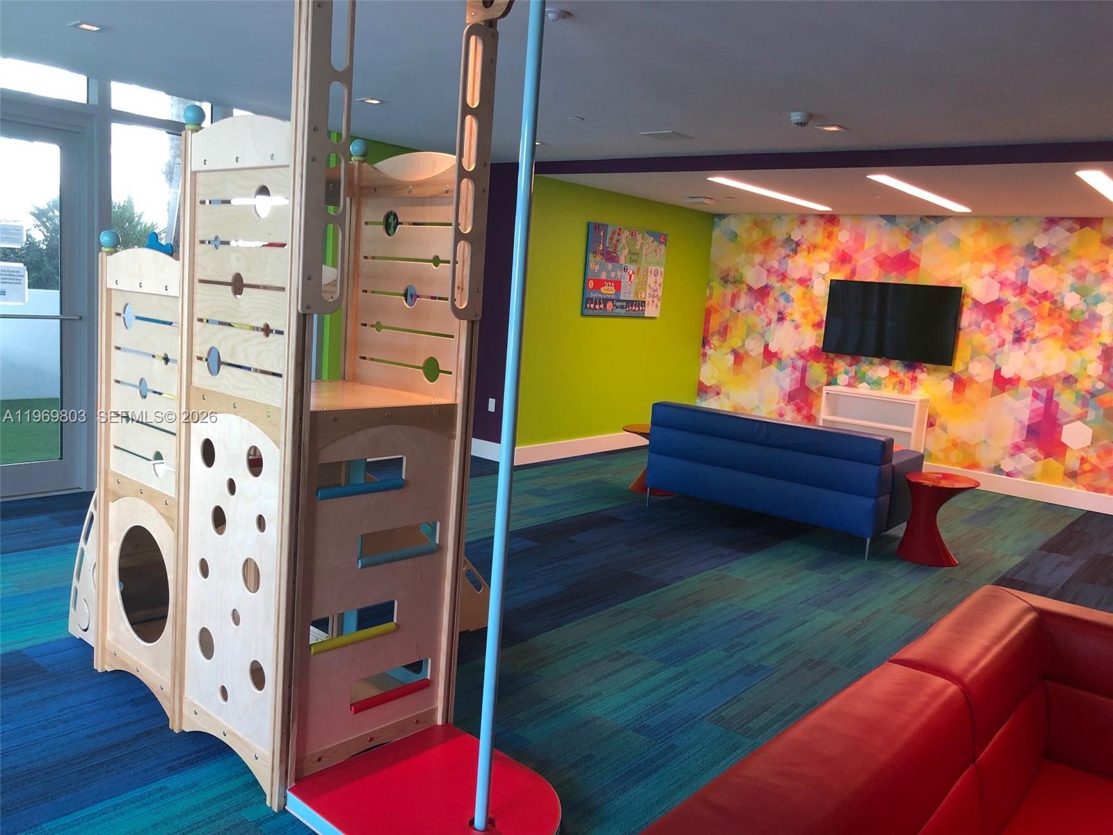 PARQUE TOWERS CONDO - Residential