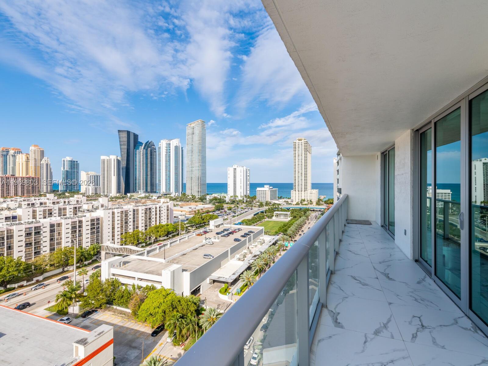 PARQUE TOWERS CONDO - Residential