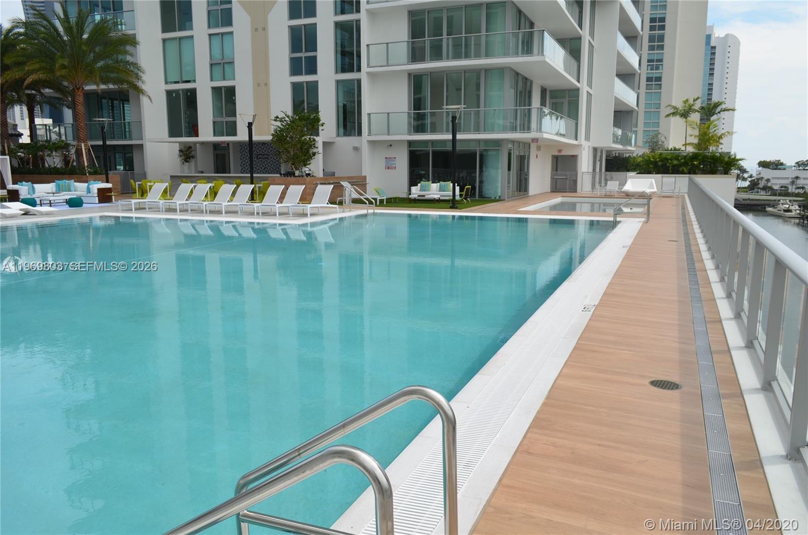 PARQUE TOWERS CONDO - Residential