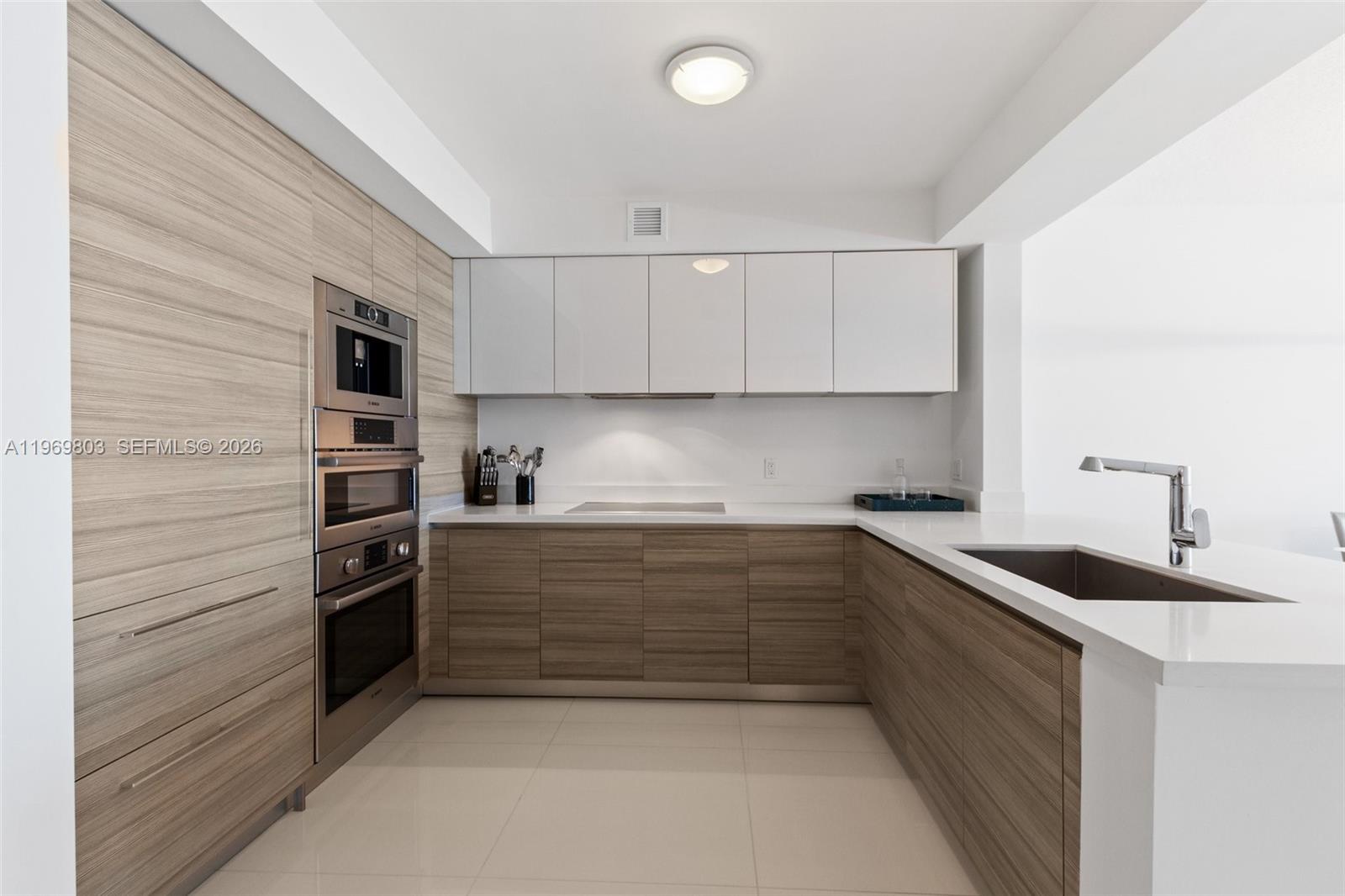 PARQUE TOWERS CONDO - Residential