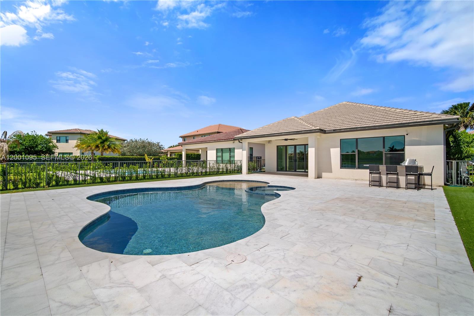 PEMBROKE LAKES SOUTH - Residential