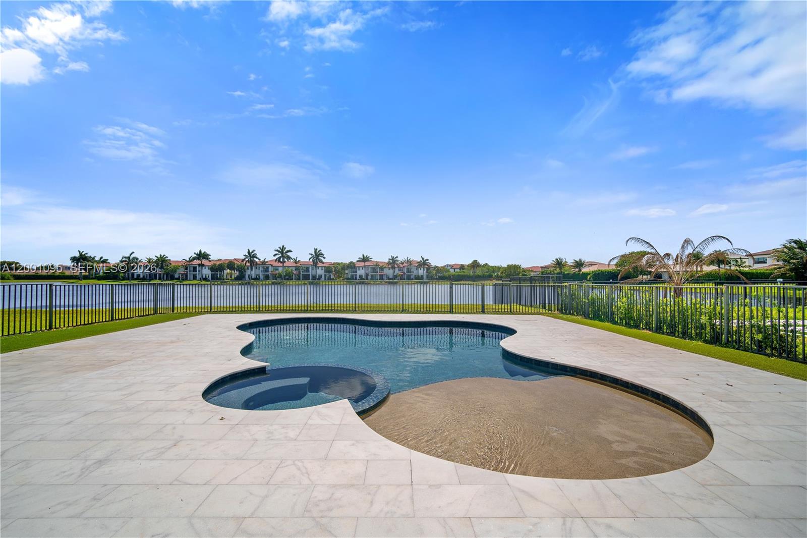 PEMBROKE LAKES SOUTH - Residential