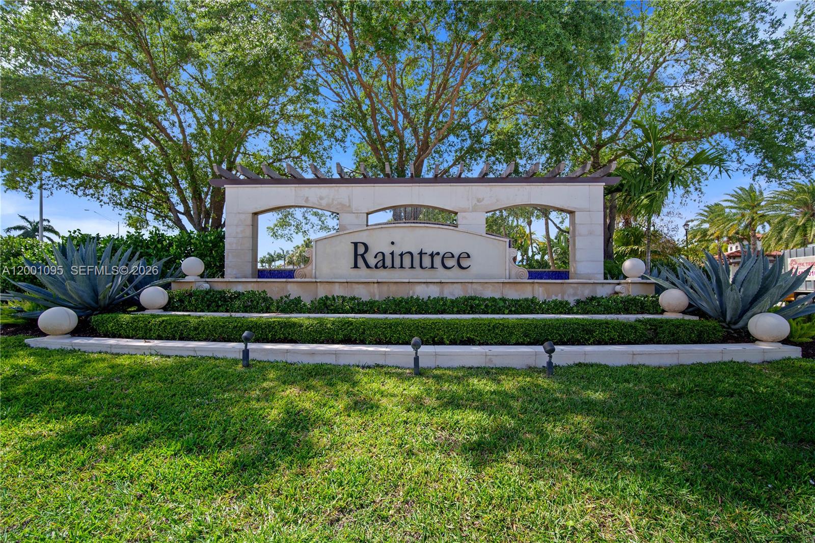 PEMBROKE LAKES SOUTH - Residential