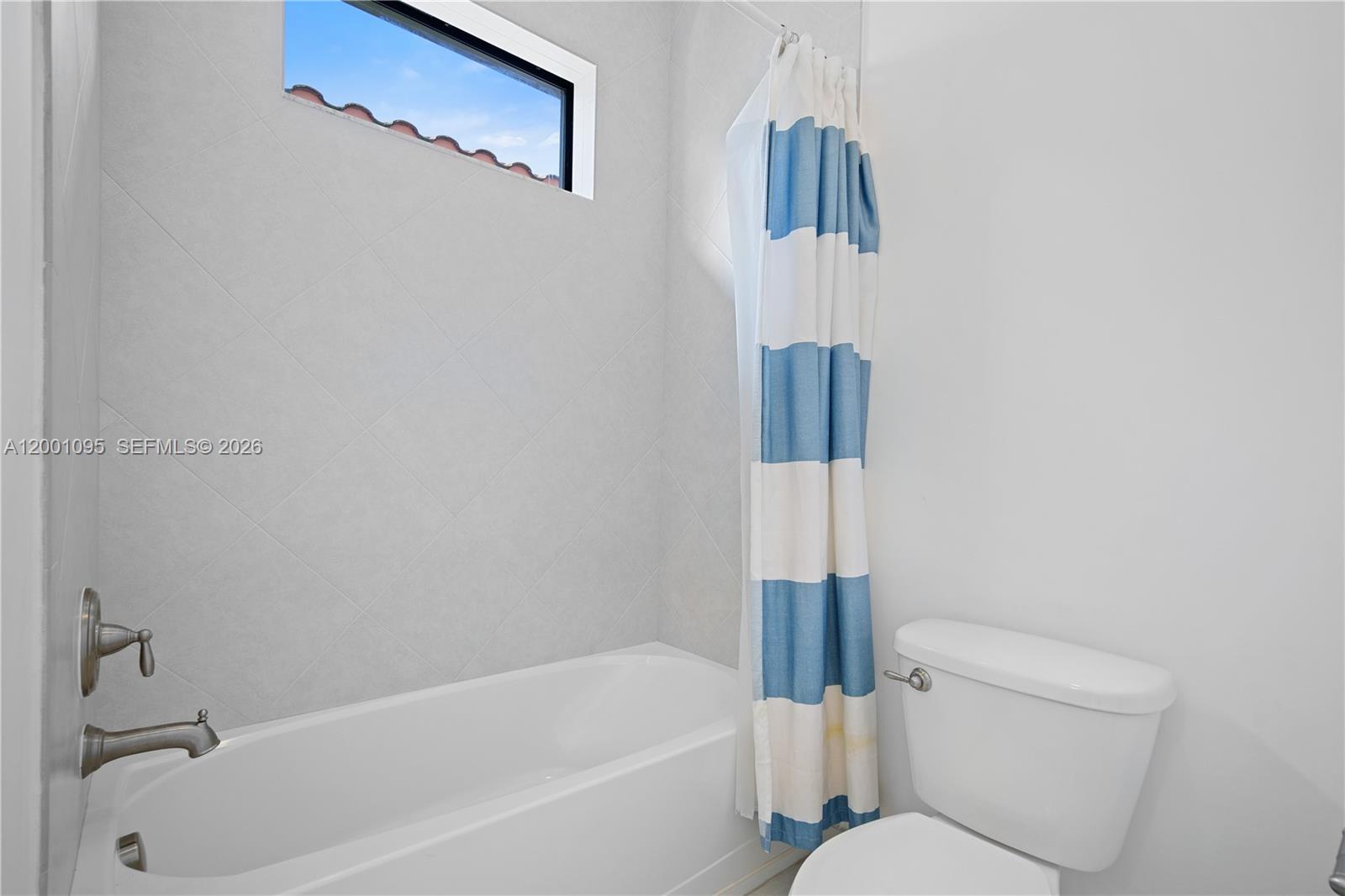 PEMBROKE LAKES SOUTH - Residential