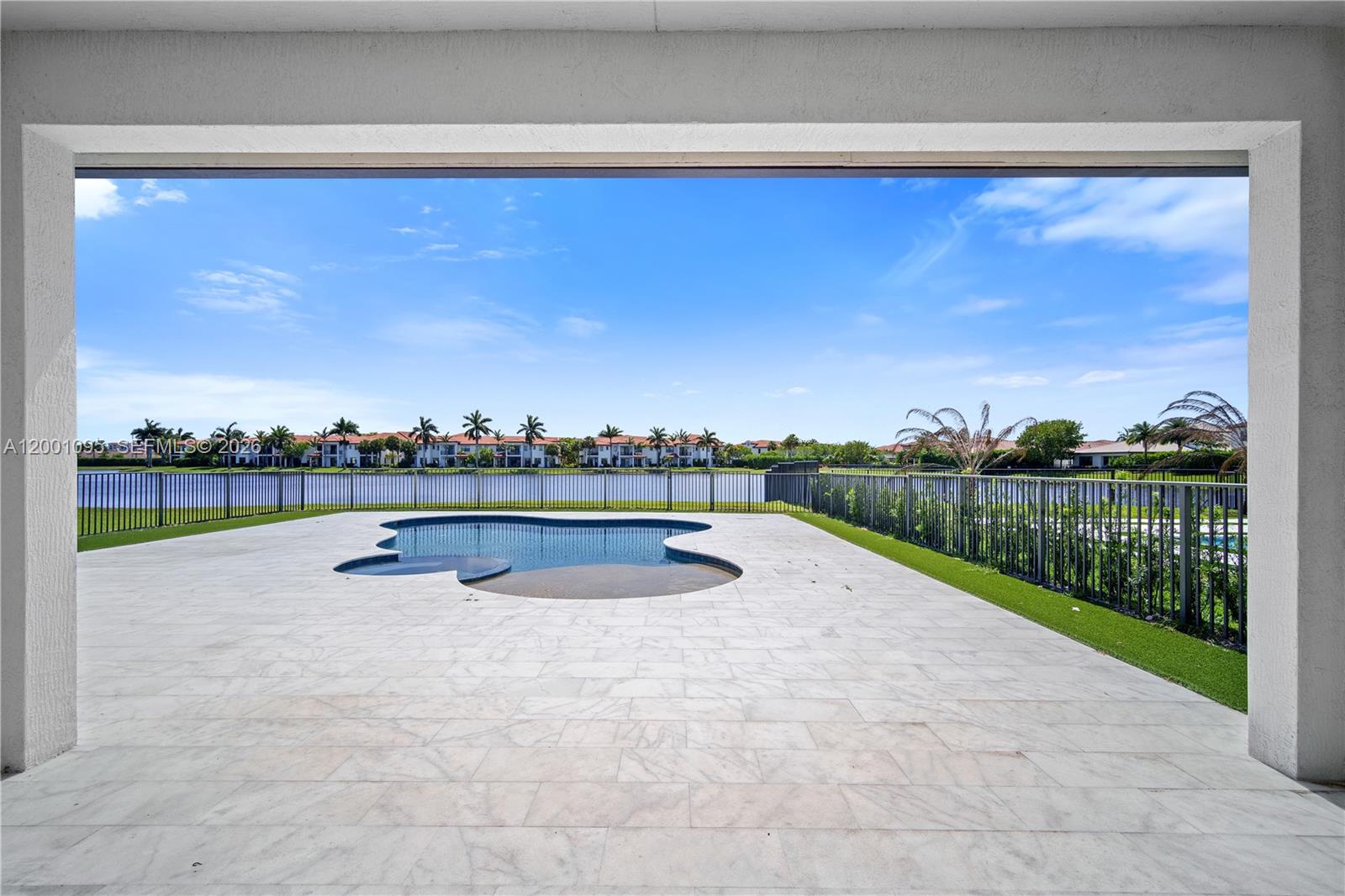 PEMBROKE LAKES SOUTH - Residential