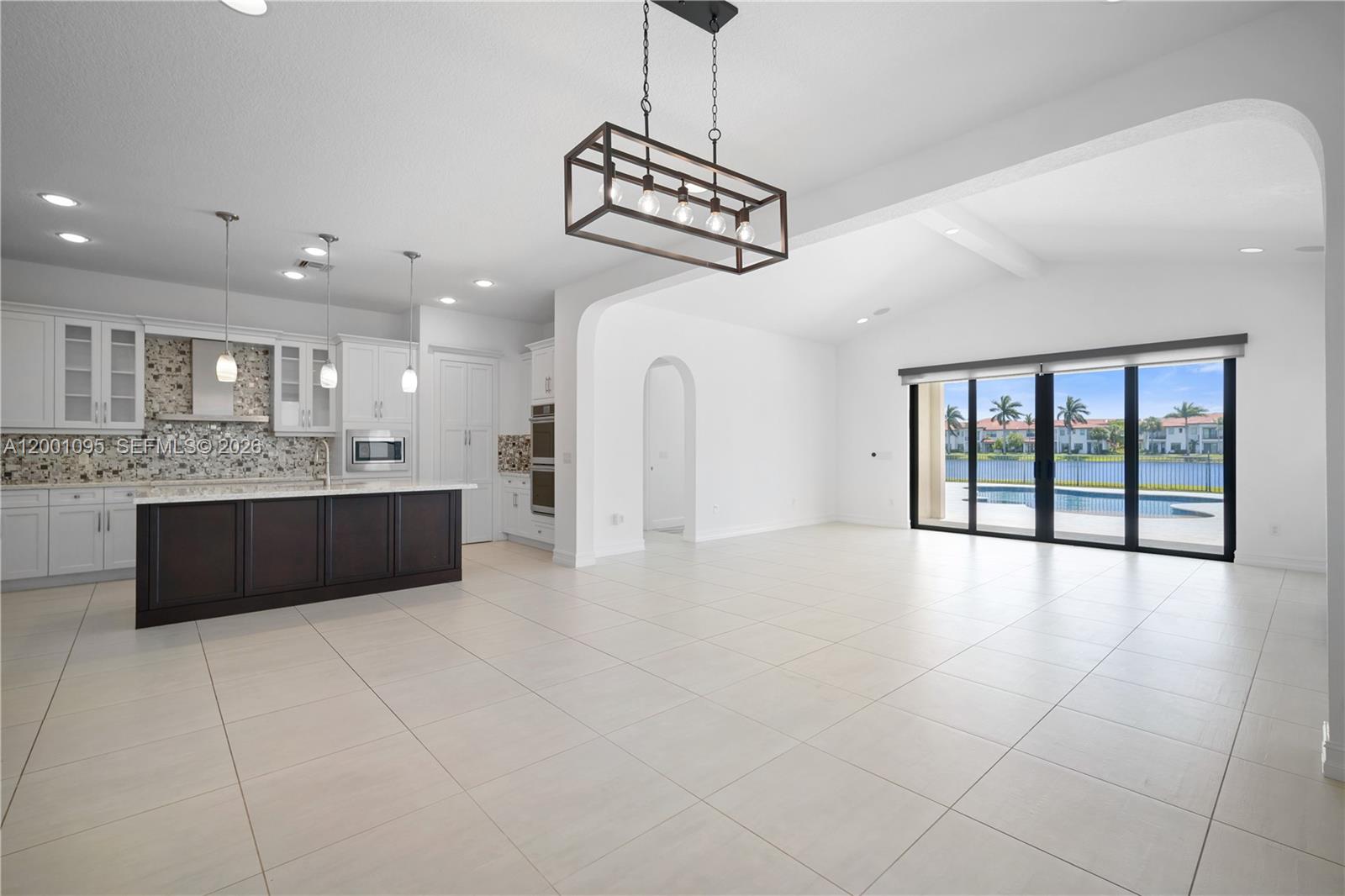 PEMBROKE LAKES SOUTH - Residential