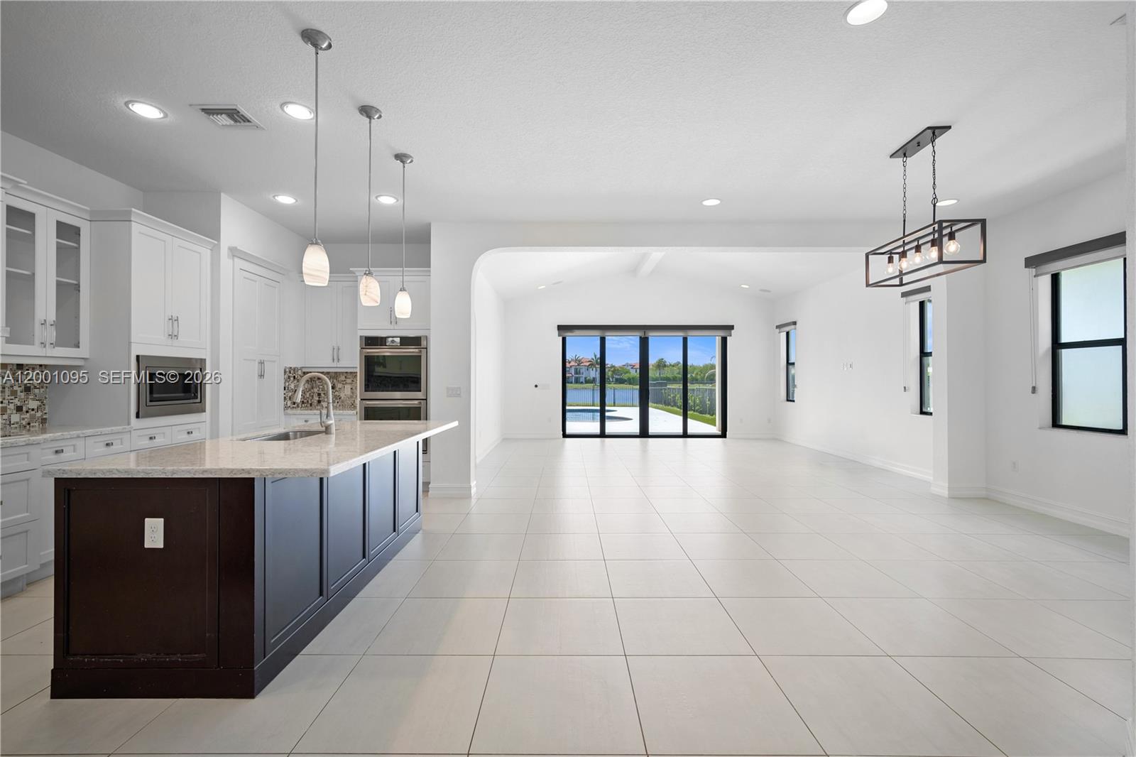 PEMBROKE LAKES SOUTH - Residential