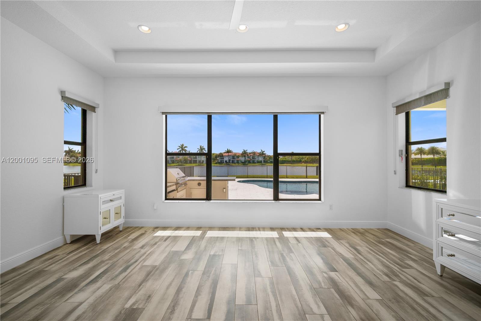 PEMBROKE LAKES SOUTH - Residential