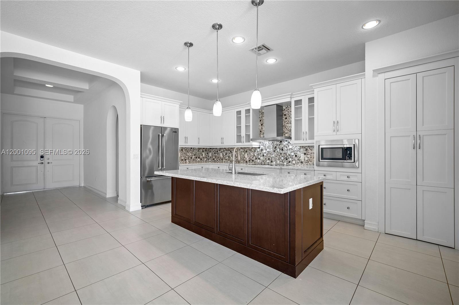 PEMBROKE LAKES SOUTH - Residential