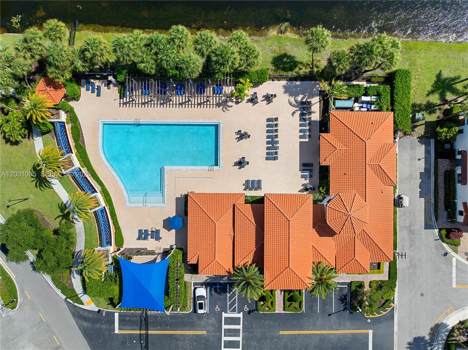 PEMBROKE LAKES SOUTH - Residential