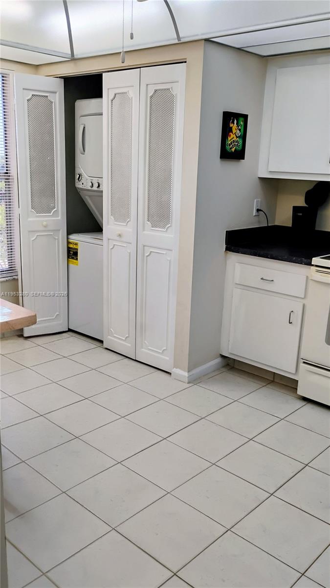 VILLAGES OF ORIOLE BONAIR - Residential