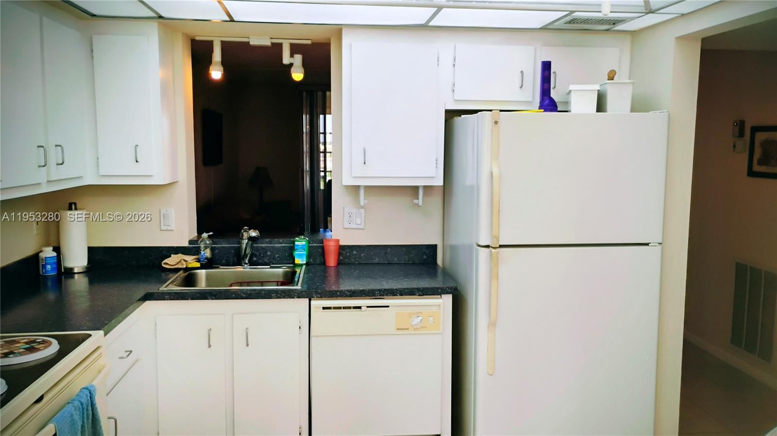 VILLAGES OF ORIOLE BONAIR - Residential