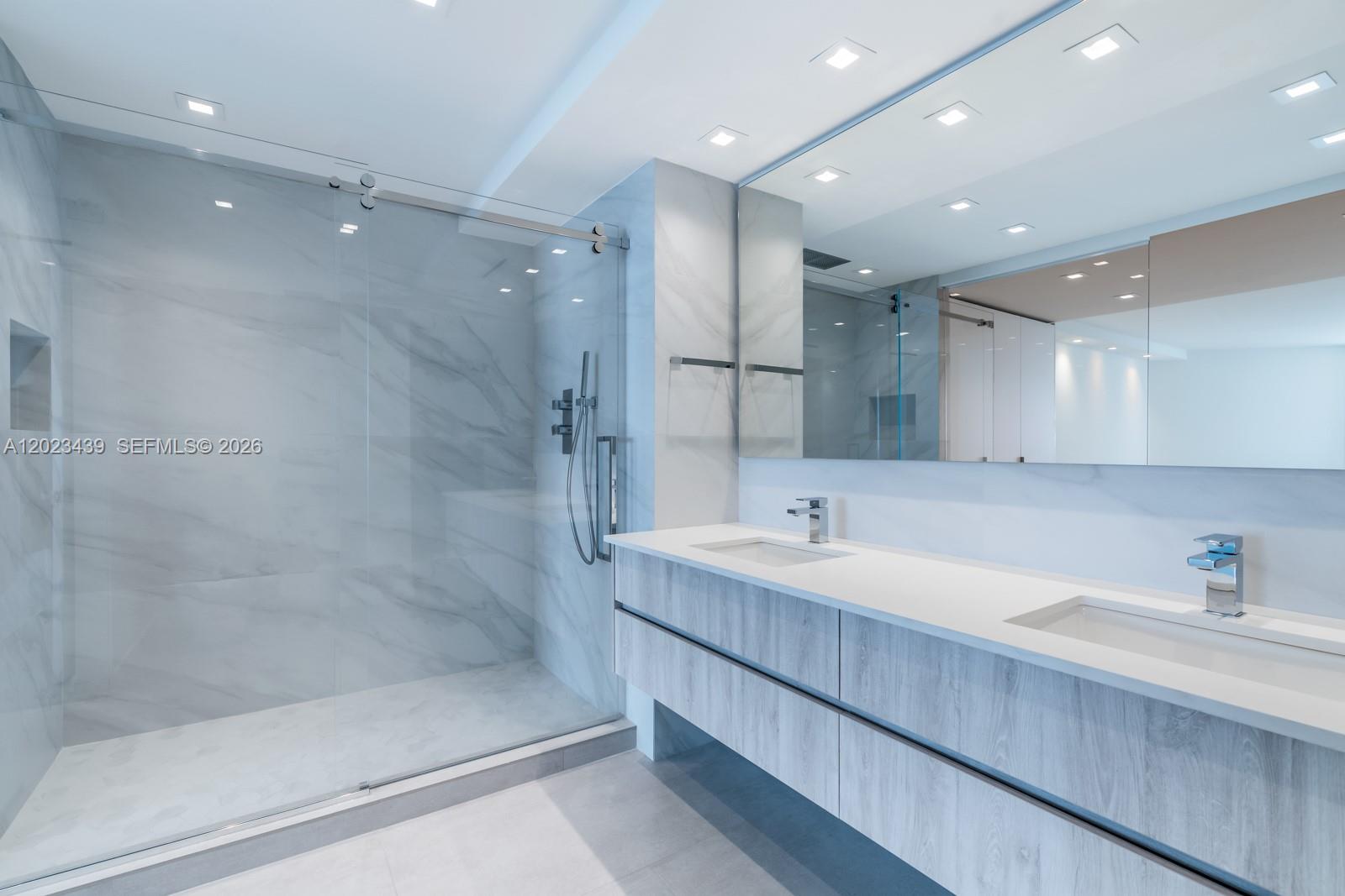 LA GORCE PALACE CONDO - Residential