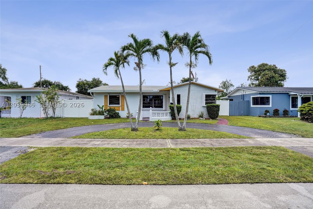 Photo of 1530 N 73rd Ave, Hollywood, FL 33024 (MLS # A12039985)