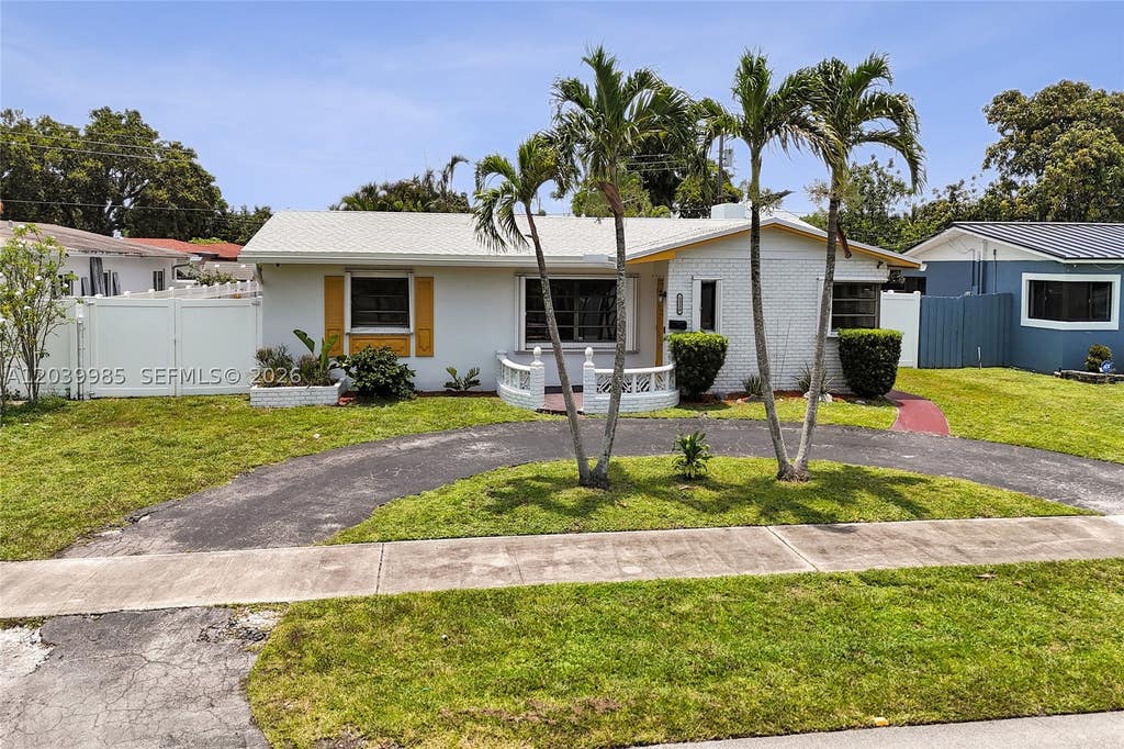 Photo of 1530 N 73rd Ave, Hollywood, FL 33024 (MLS # A12039985)
