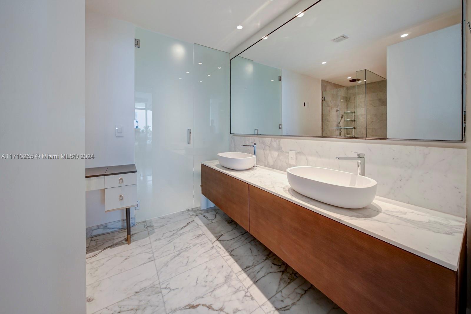 OCEANA BAL HARBOUR CONDO - Residential