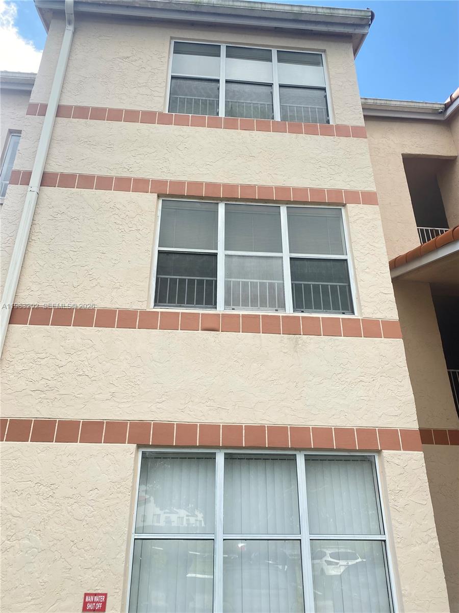 CORAL KEY CONDO - Residential Lease