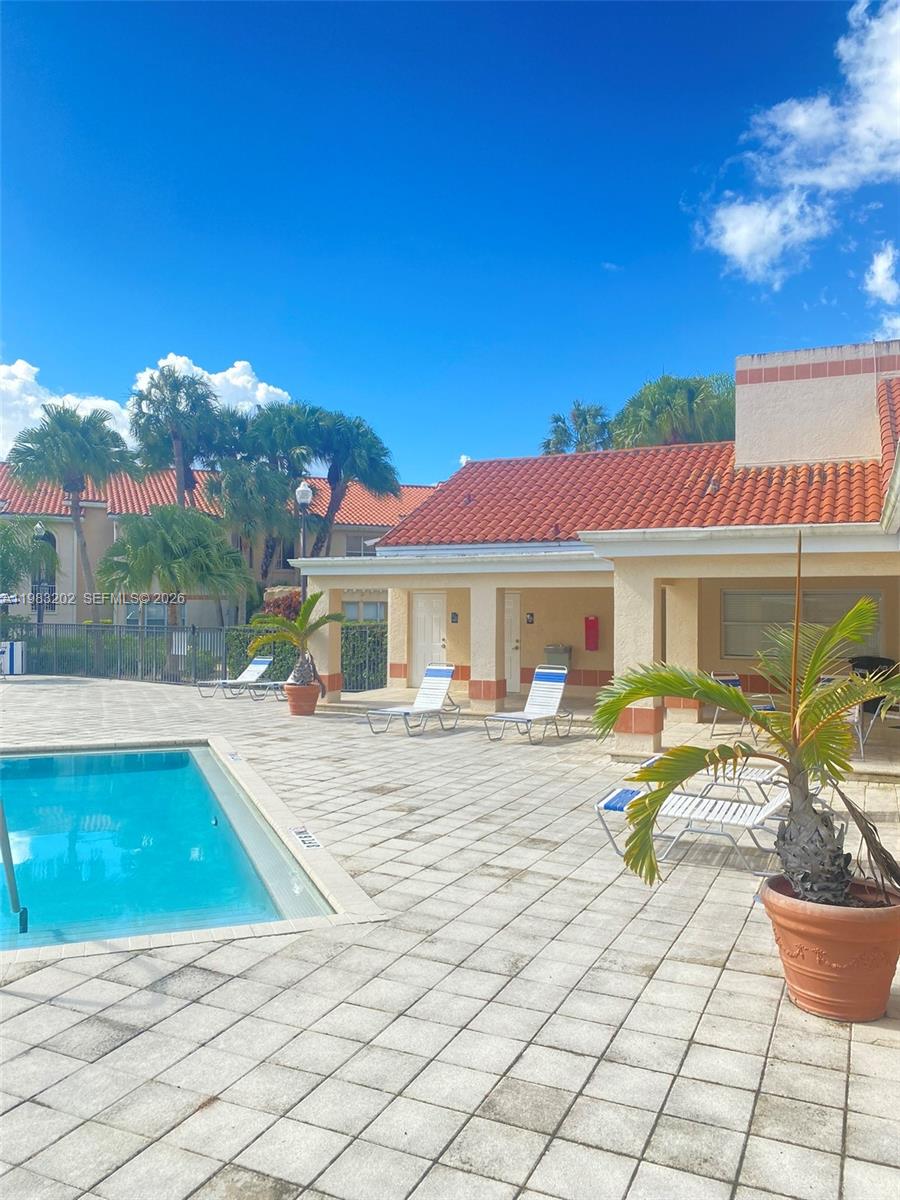 CORAL KEY CONDO - Residential Lease