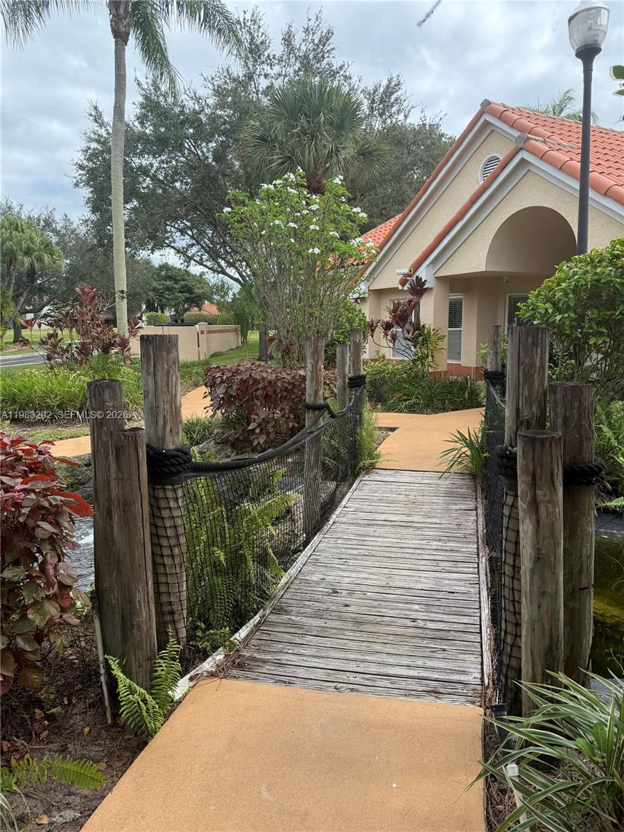 CORAL KEY CONDO - Residential Lease