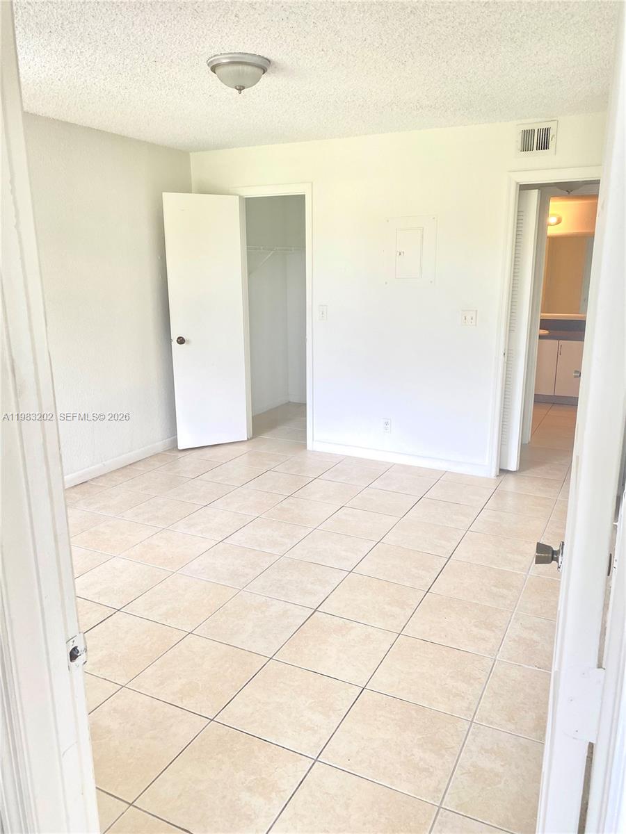 CORAL KEY CONDO - Residential Lease