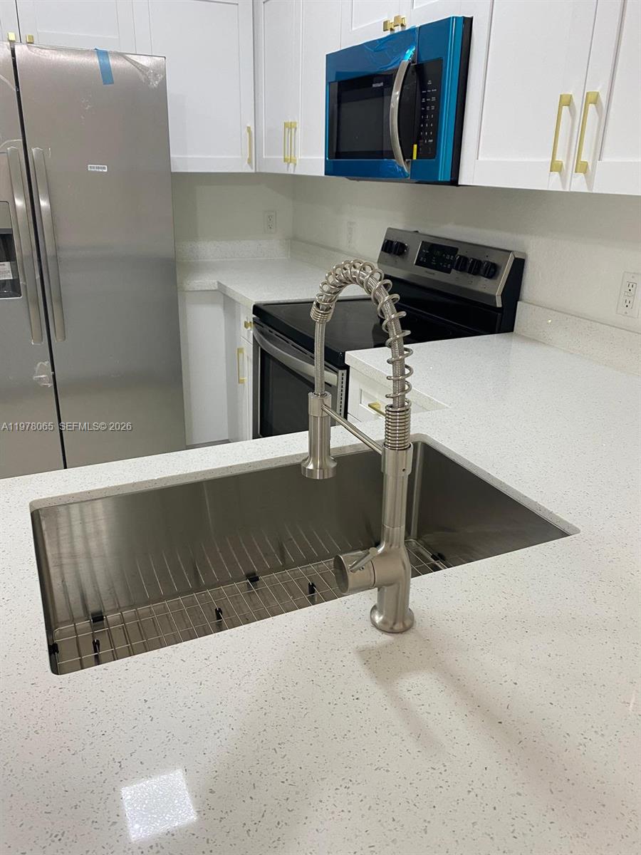 OLD BISCAYNE VILLAS CONDO - Residential Lease