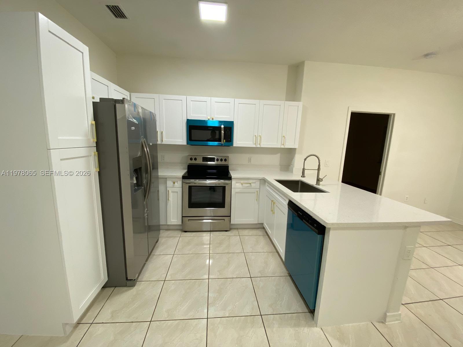 OLD BISCAYNE VILLAS CONDO - Residential Lease