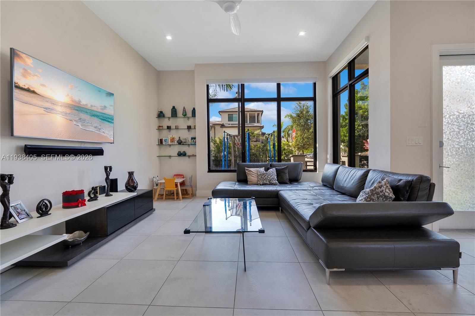 DOWNTOWN DORAL SOUTH PHAS - Residential