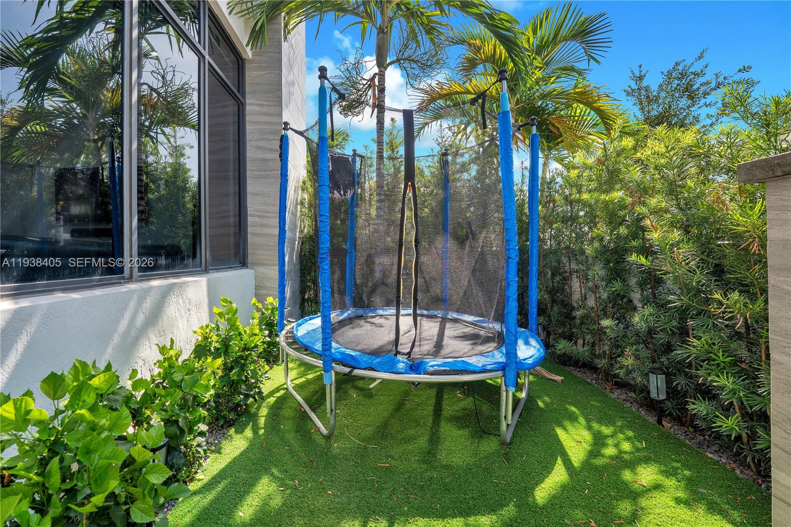 DOWNTOWN DORAL SOUTH PHAS - Residential