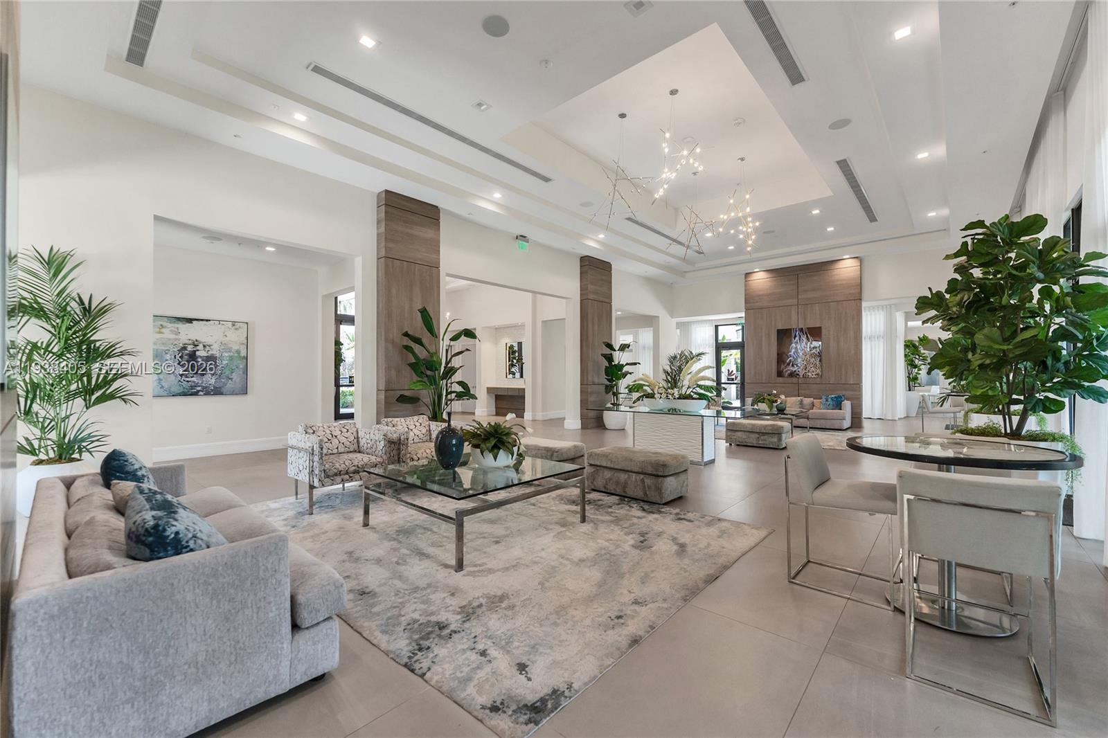 DOWNTOWN DORAL SOUTH PHAS - Residential