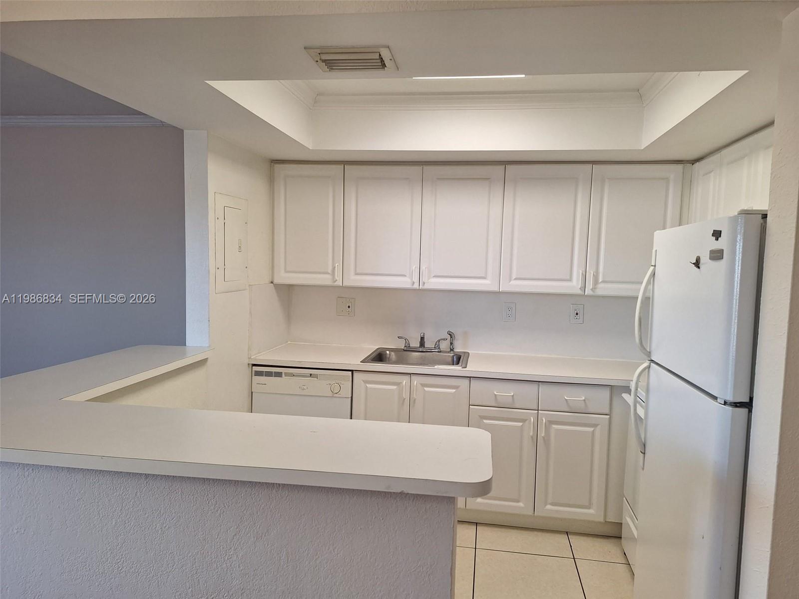 LAKEVIEW GARDENS AT MIAMI - Residential Lease