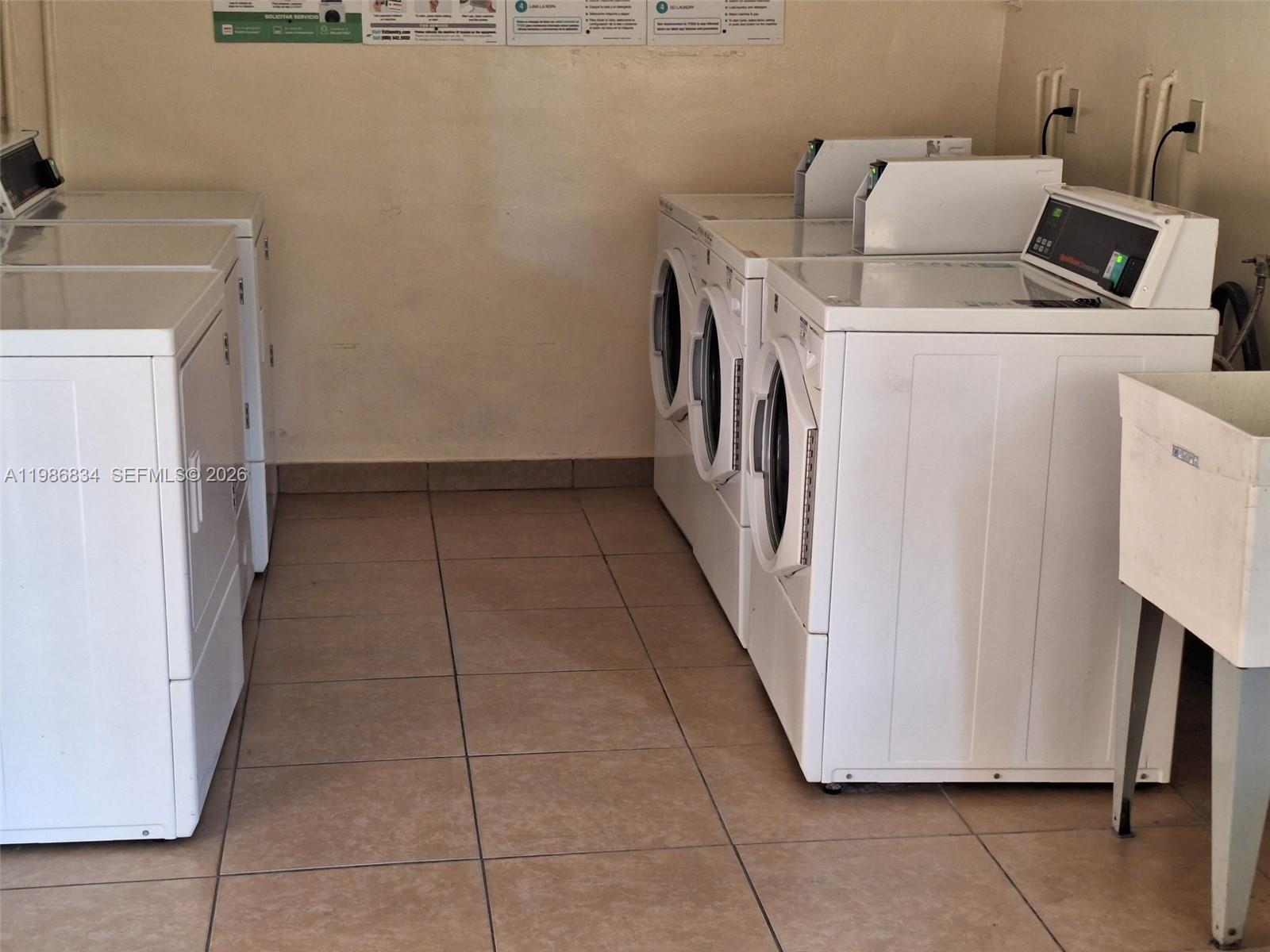 LAKEVIEW GARDENS AT MIAMI - Residential Lease