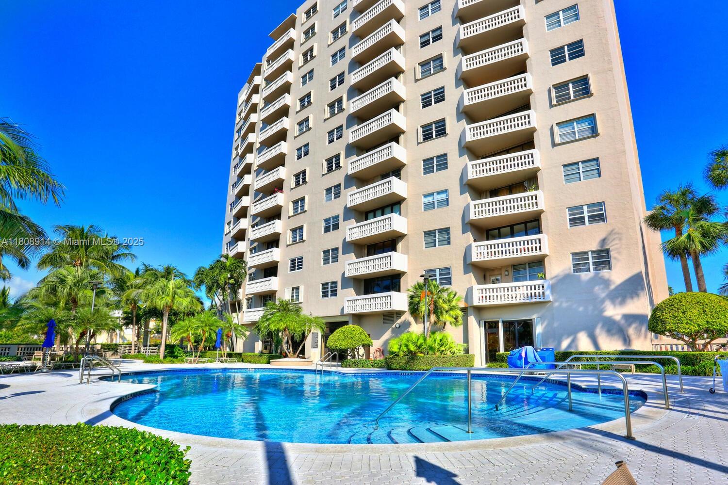 GABLES WATERWAY TOWERS CO - Residential Lease