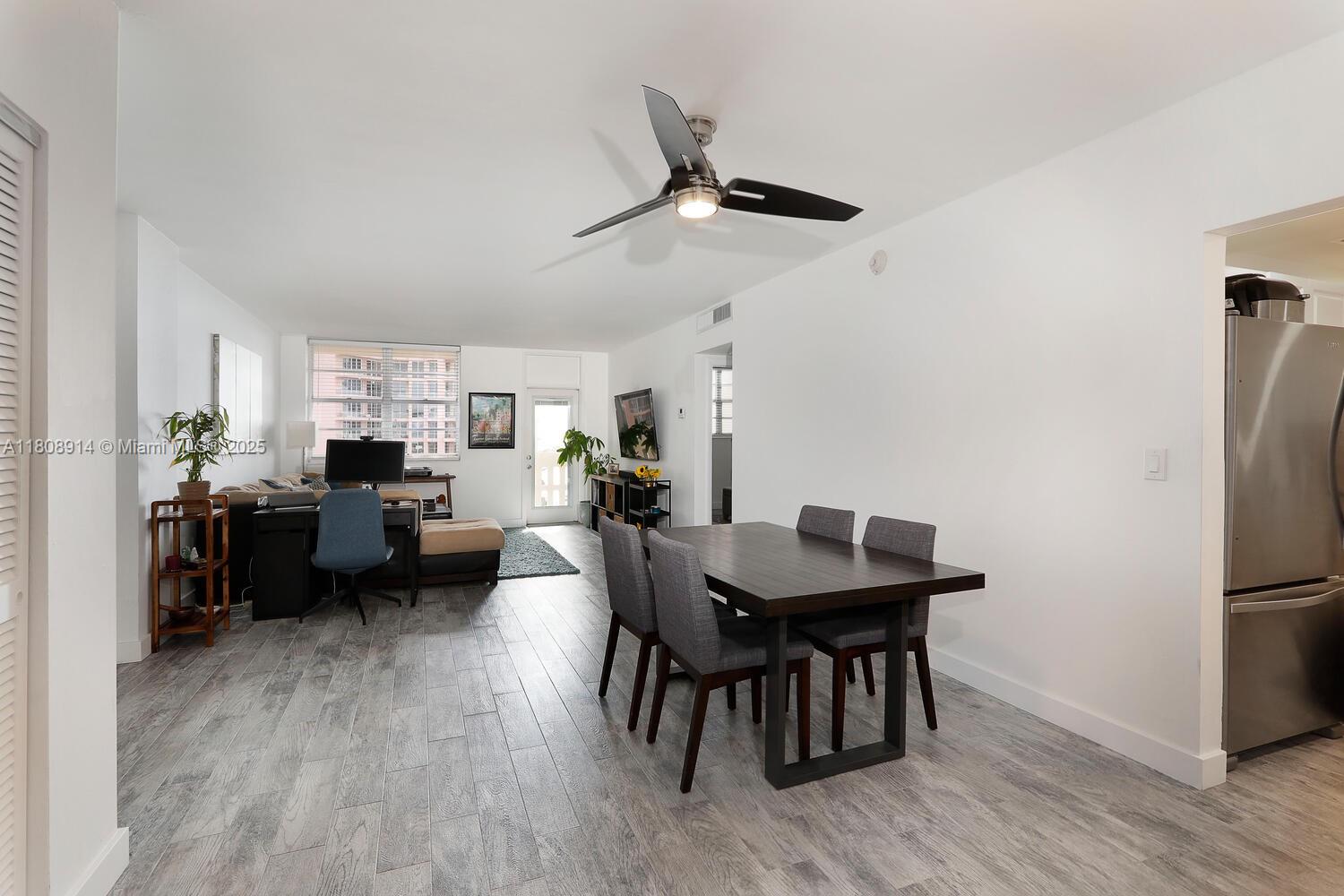 GABLES WATERWAY TOWERS CO - Residential Lease