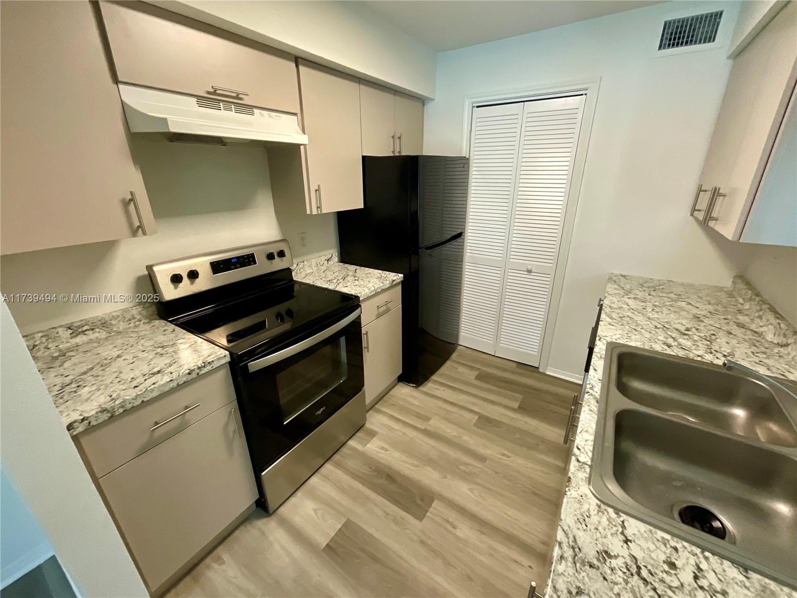 SAILBOAT POINTE CONDO - Residential