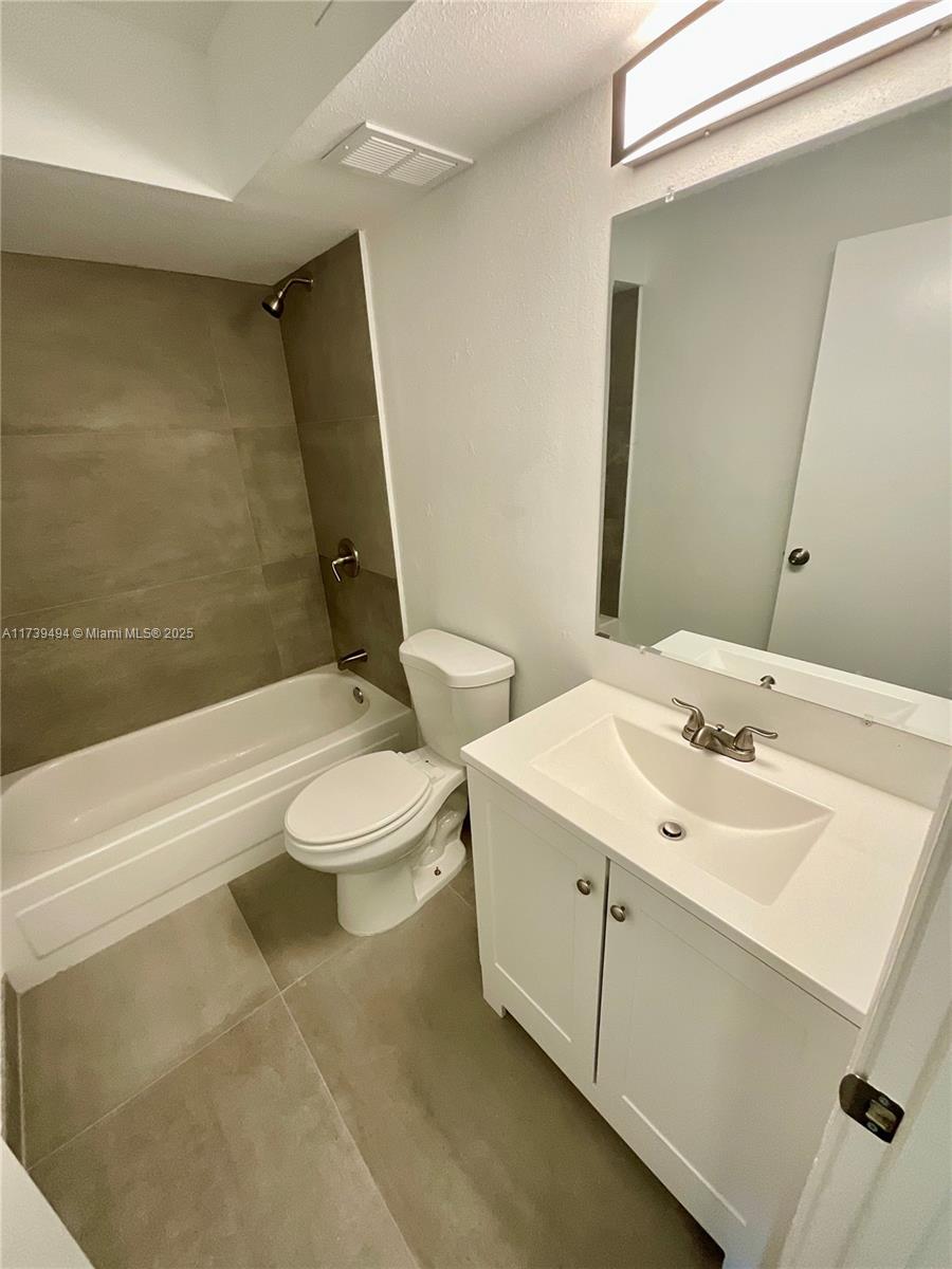 SAILBOAT POINTE CONDO - Residential
