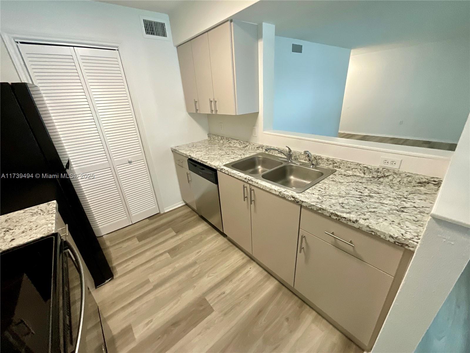 SAILBOAT POINTE CONDO - Residential