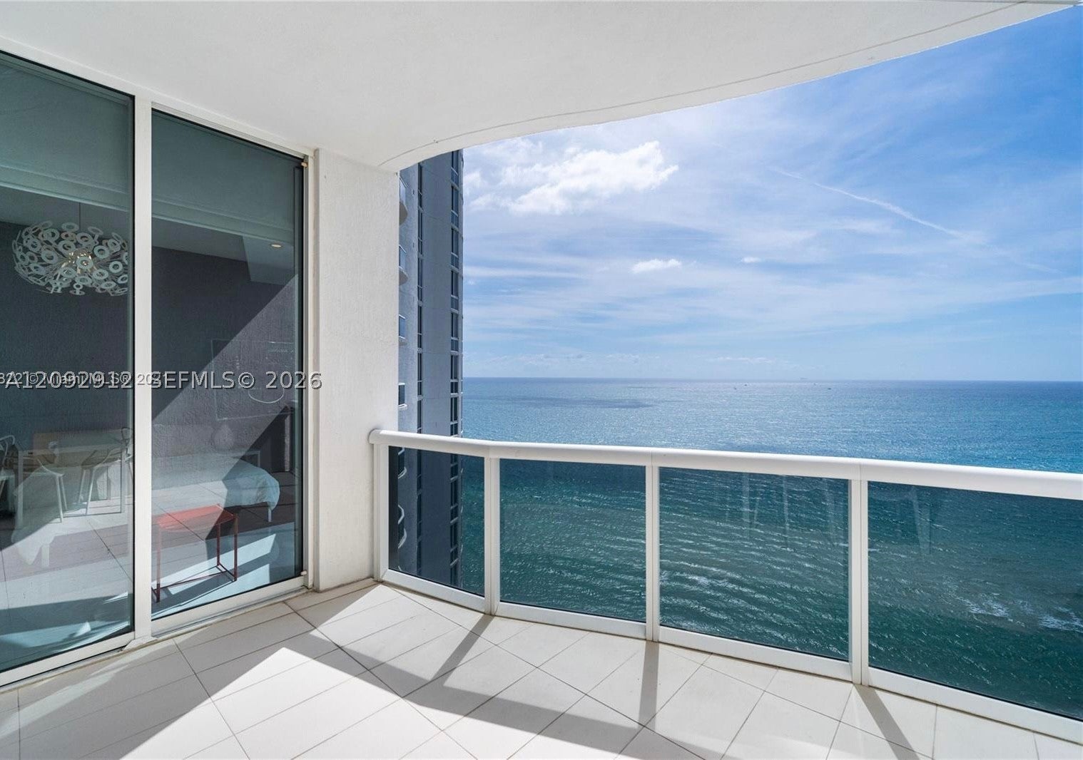 15811 Collins Ave 2006