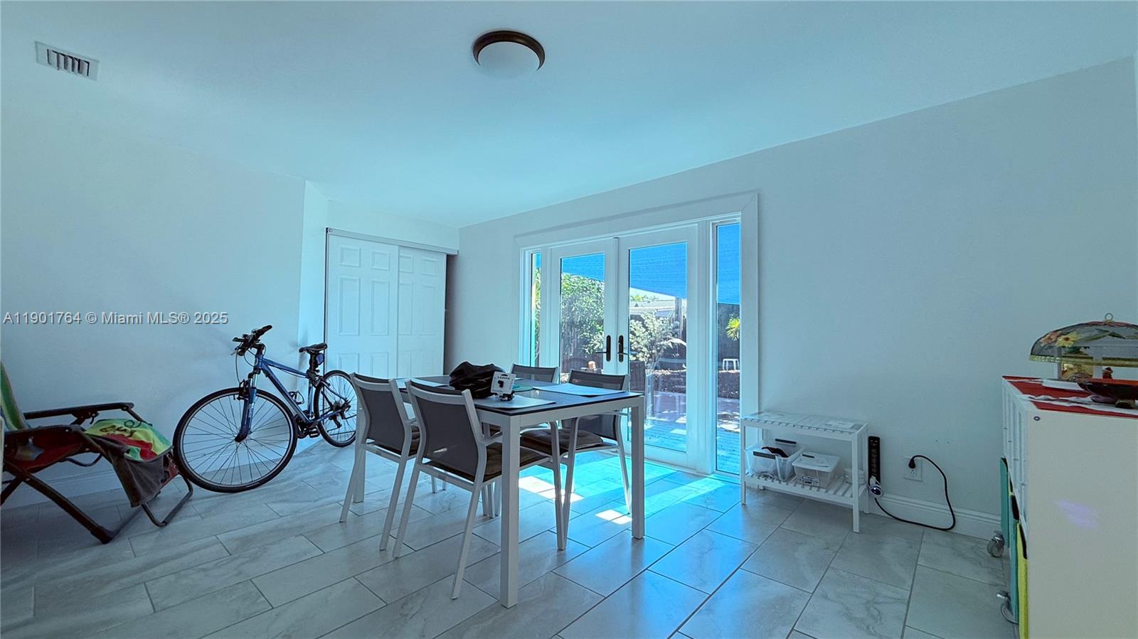 JENADA VILLAS - Residential