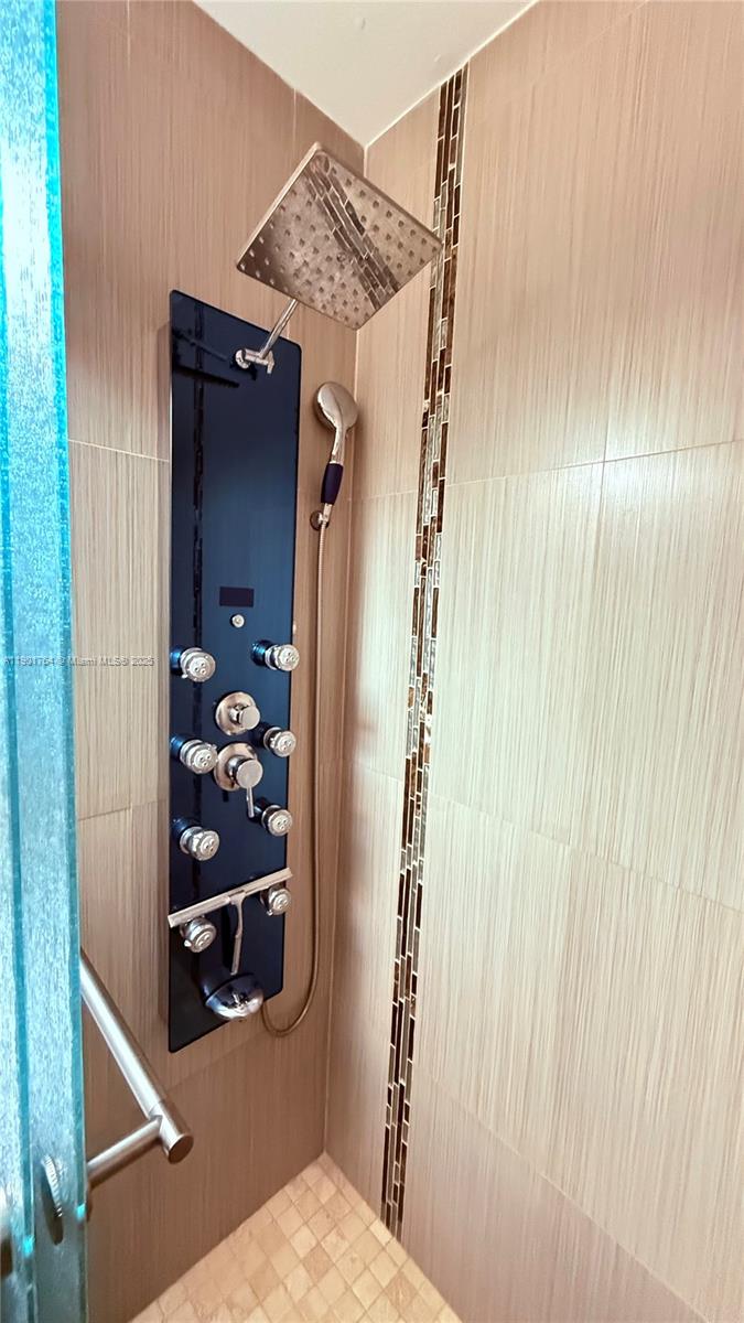 JENADA VILLAS - Residential