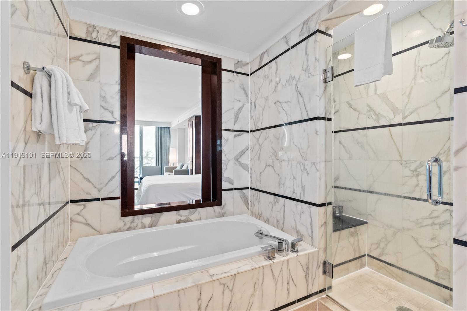 FONTAINEBLEAU III - Residential