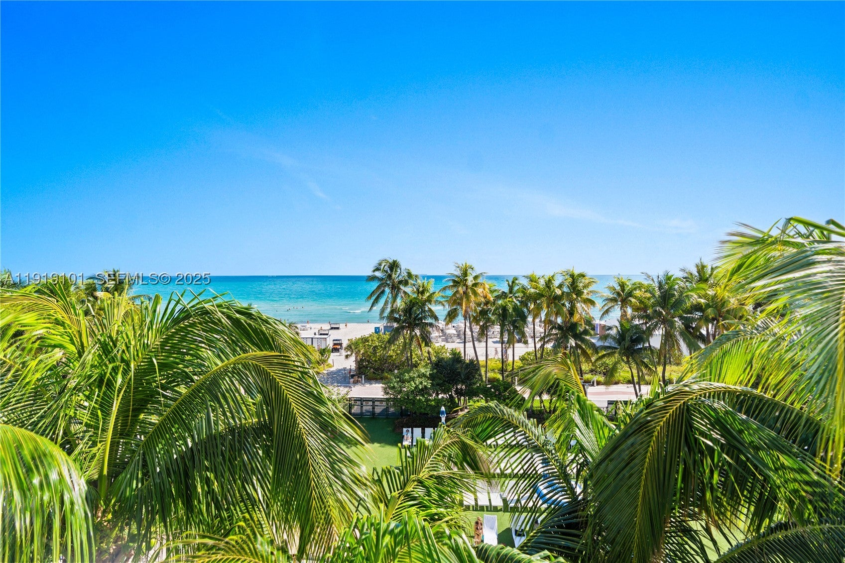 4391 Collins Ave 413