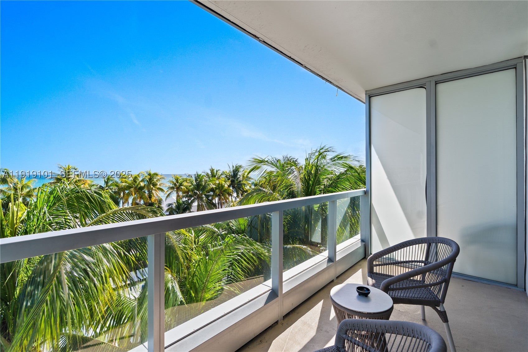 4391 Collins Ave 413