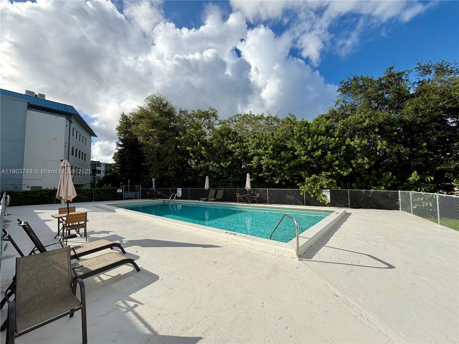 ROLLING GREEN CONDO H - Residential