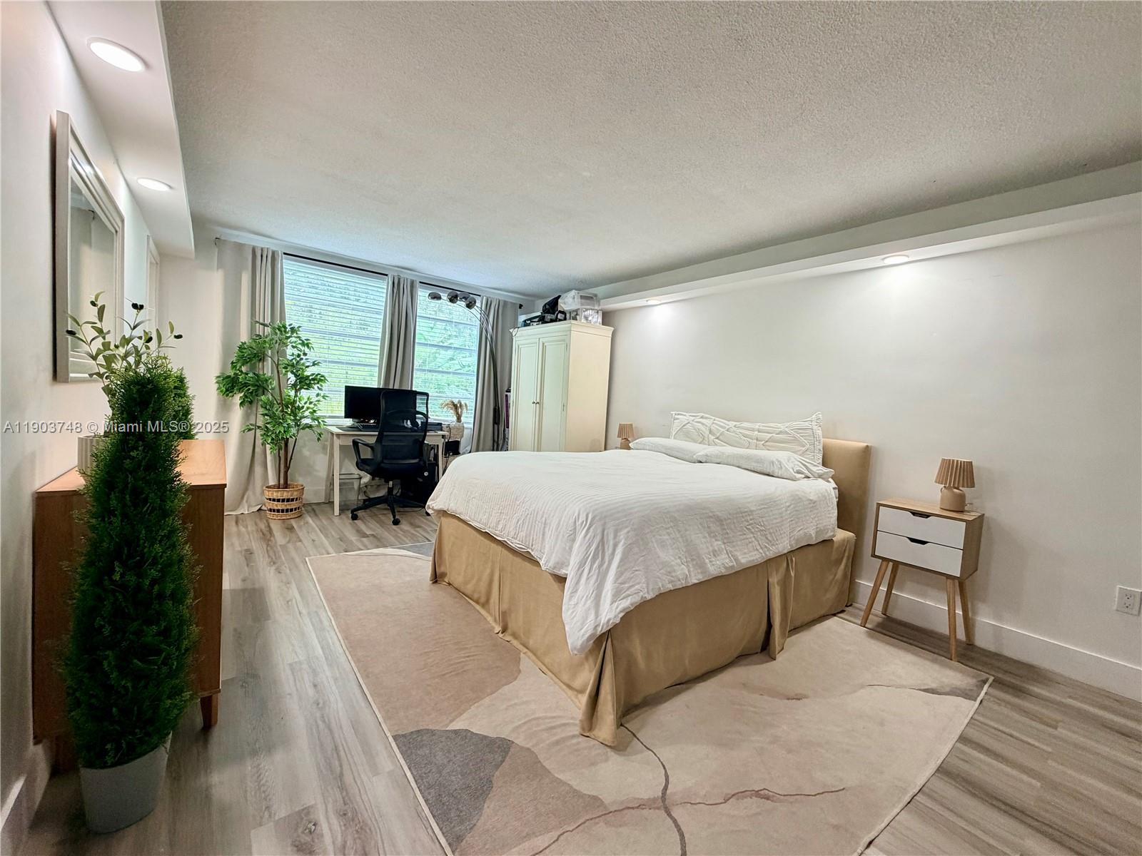 ROLLING GREEN CONDO H - Residential