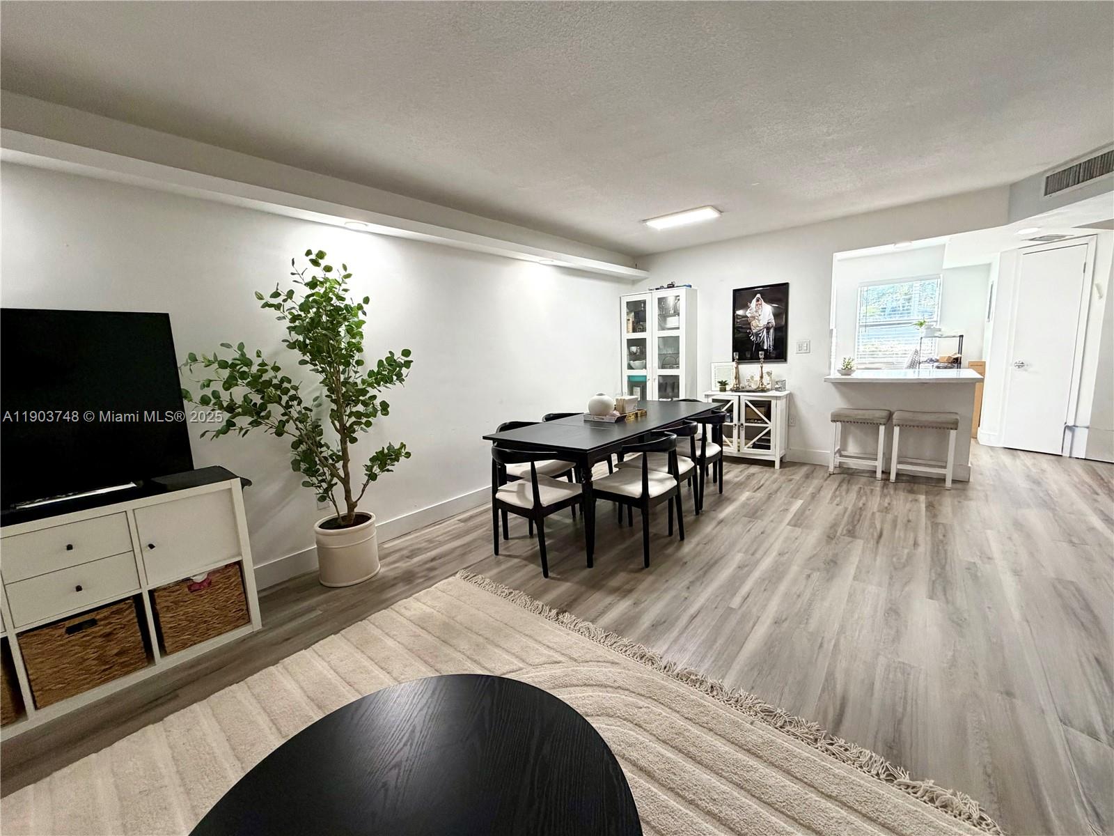 ROLLING GREEN CONDO H - Residential